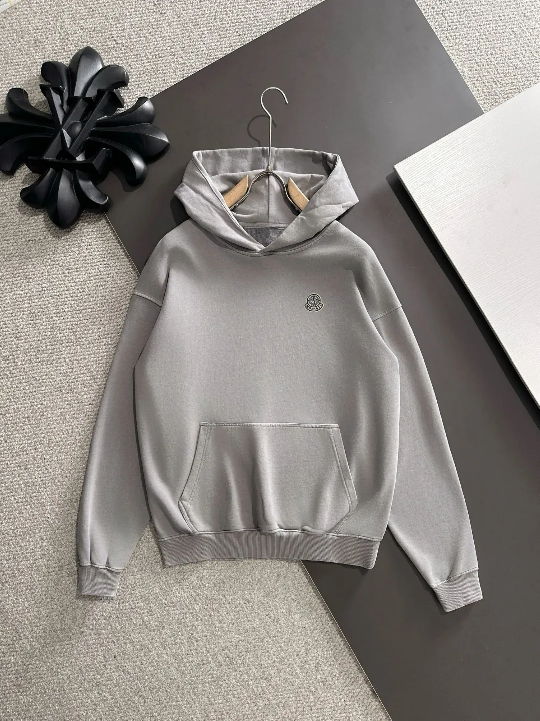 Next day shipping P720 Stone lsland/stone island high quality 2025 autumn and winter new casual heavy industry suit exclusively developed by yb! High quality production! The top version of the trading company channel order, external orders for imported custom fabrics, high breathability and comfort, impeccable details, absolutely worth buying! This type of suit is also a must-have for lazy people. You don’t have to think about how to match it, you can just get it in one set! Brand element design concept, delicate and soft feel! It presents a casual cut and the upper body shape is great! On sale simultaneously on the official website! From a high-end men's positioning brand, the low-key luxury taste is irresistible! Exquisite workmanship and impeccable quality! The overall style is simple, fashionable and timeless, fully meeting the requirements of stylish and tasteful dressing! Sizes: S to XXL (or state your height and weight when placing an order)